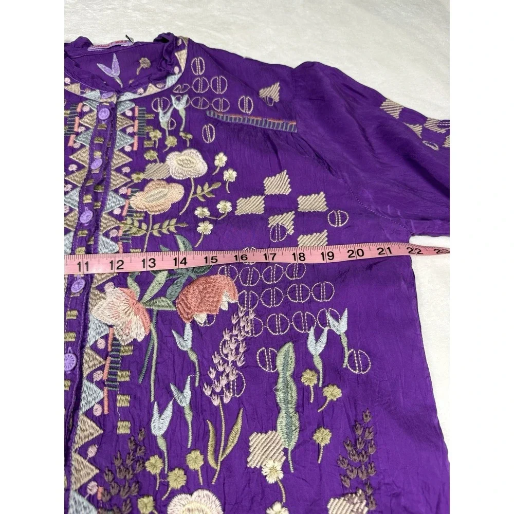 Johnny Was Brielle Blouse M Purple Floral Embroidered Rayon Boho Button Top - Picture 10 of 11